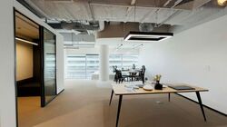 Gateway East (D7), Office #556554451